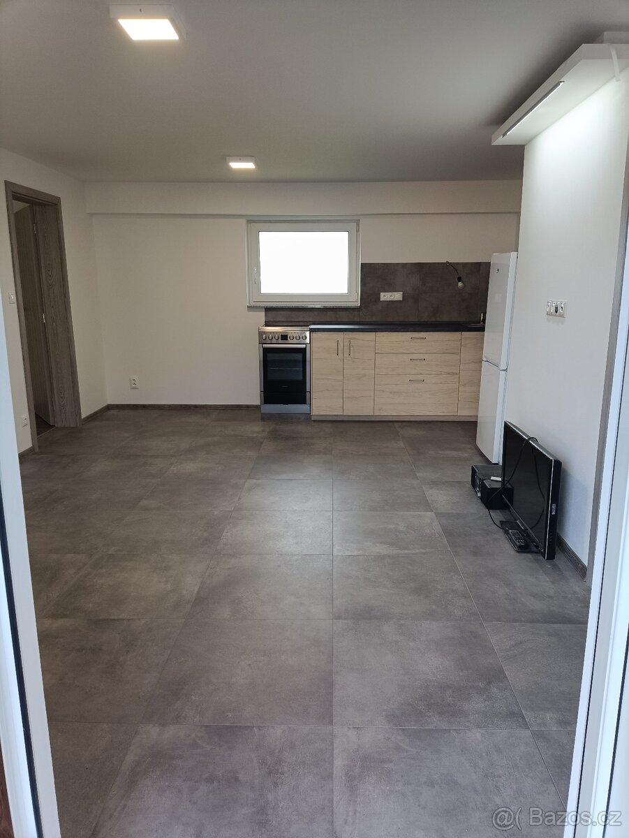 Prodej 2 Rodinných domu a stodoly v Haklových Dvorech - 17