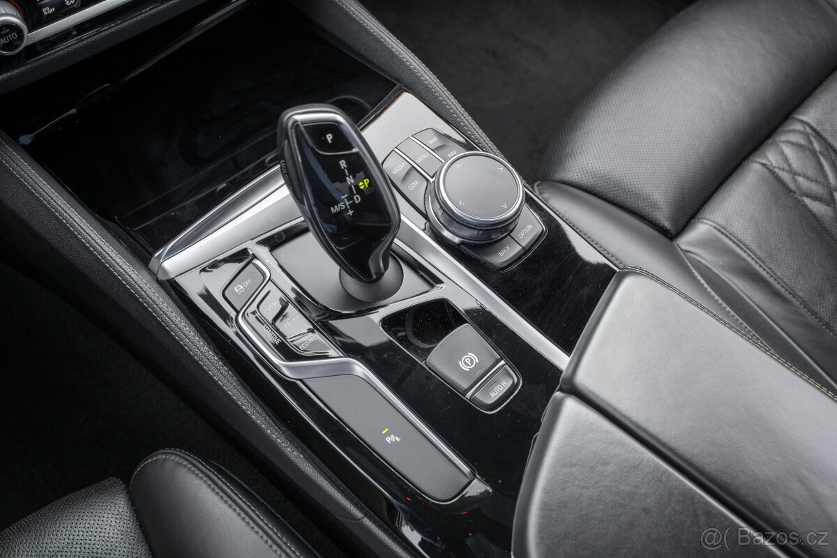 BMW Rad 5 M550i xDrive A/T - 17