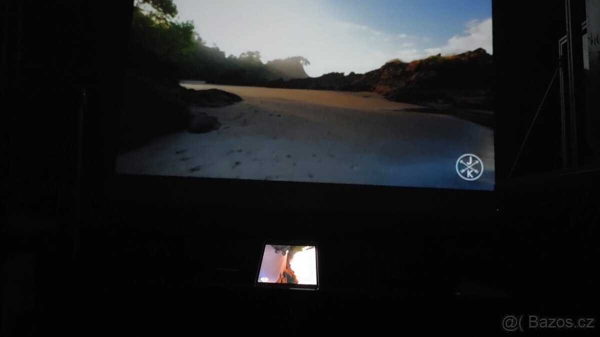 Odolný telefon s projektorem Tank4 TOP STAV - 17