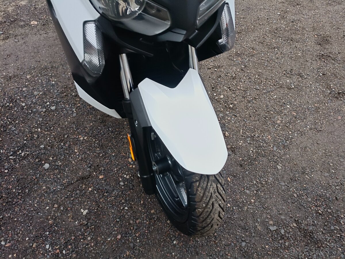 Yamaha x max 125i ABS rv. 2017 Cz doklady v ceně - 17