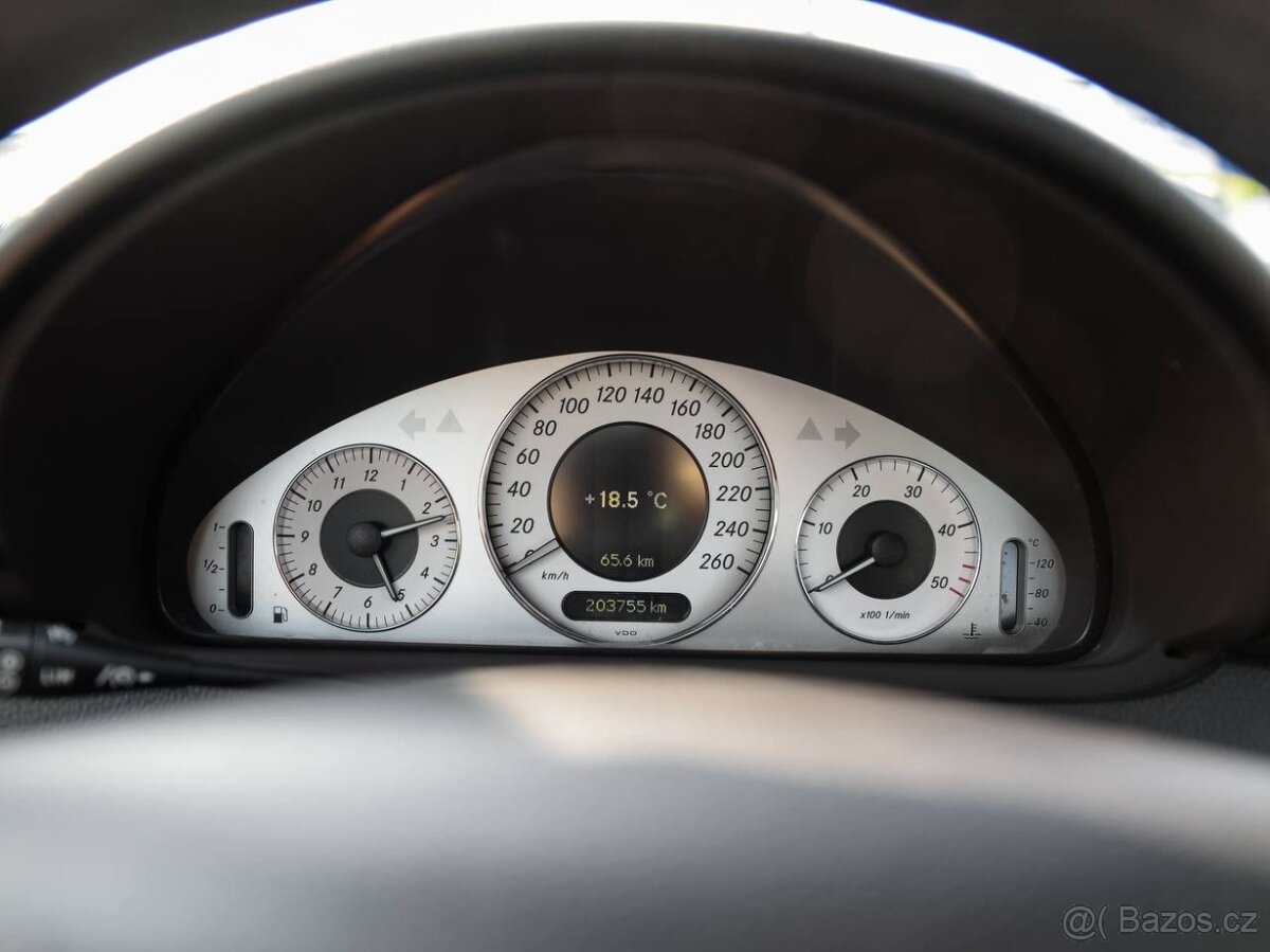 Mercedes-Benz CLK 220 CDI AVANTGARDE - 17