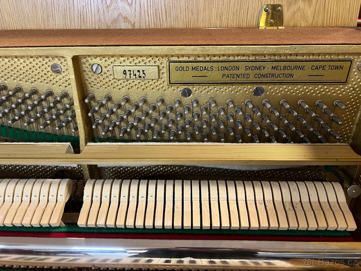 Pianino Scholze- Petrof se zárukou 2 roky, doprava. PRODÁNO - 17