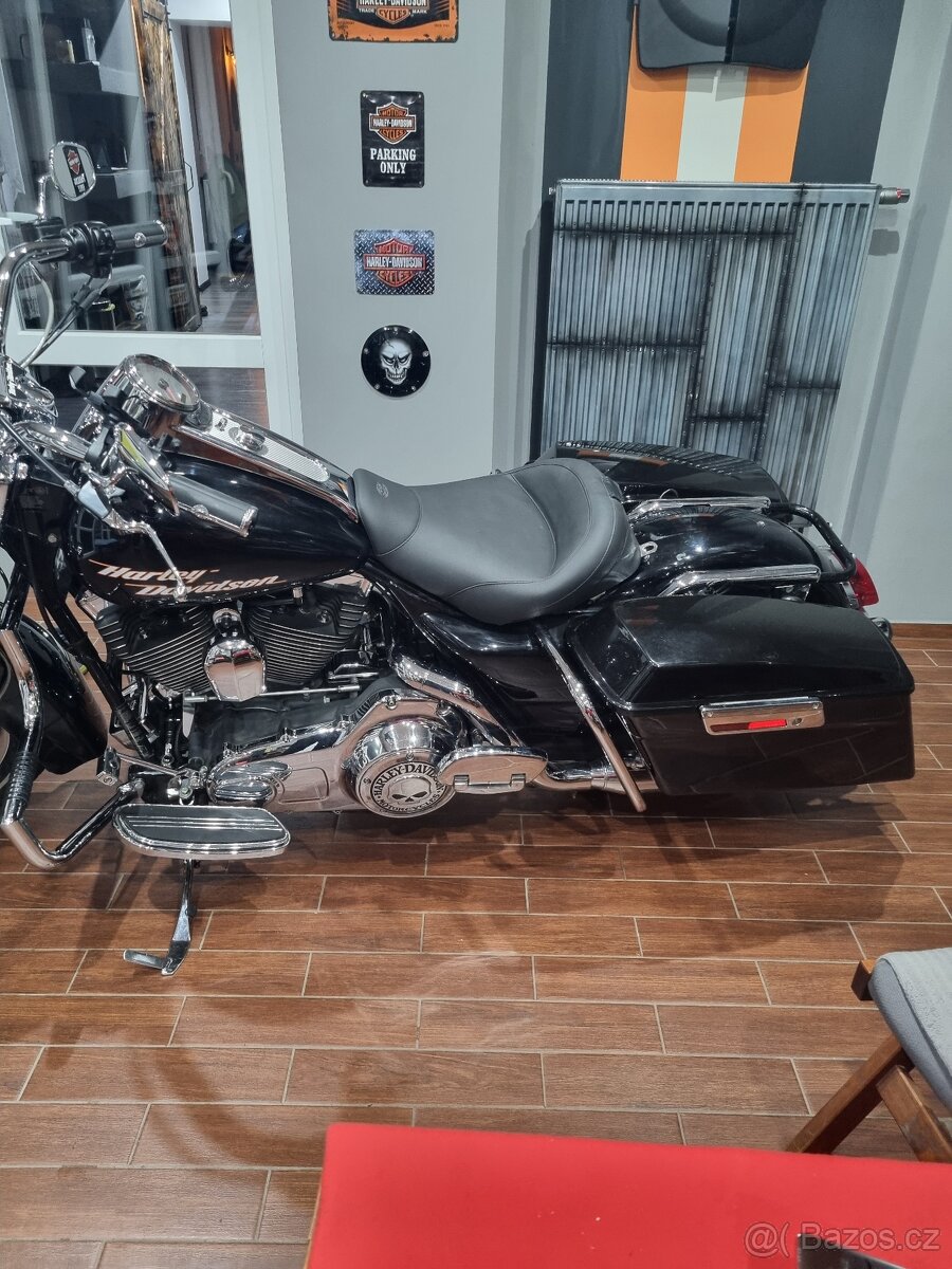 sedlo na Harley Davidson 15000,- - 17