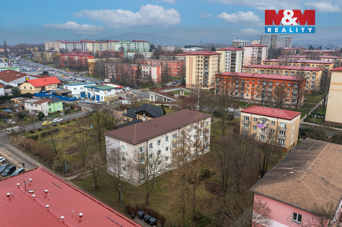 Pronájem bytu 2+1 s balkónem v Ústí n. L., ul. Bratří Čapků - 17