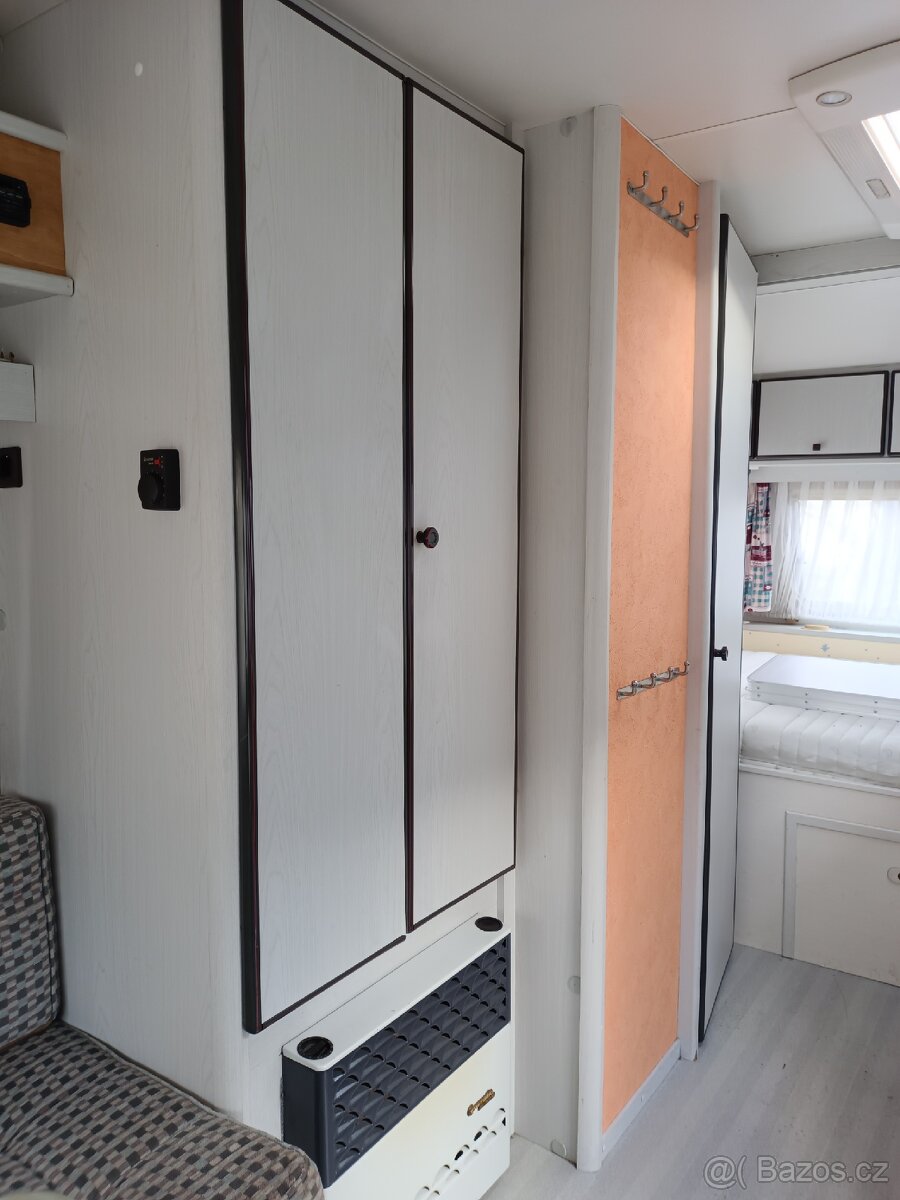 Knaus 485+předstan - 17