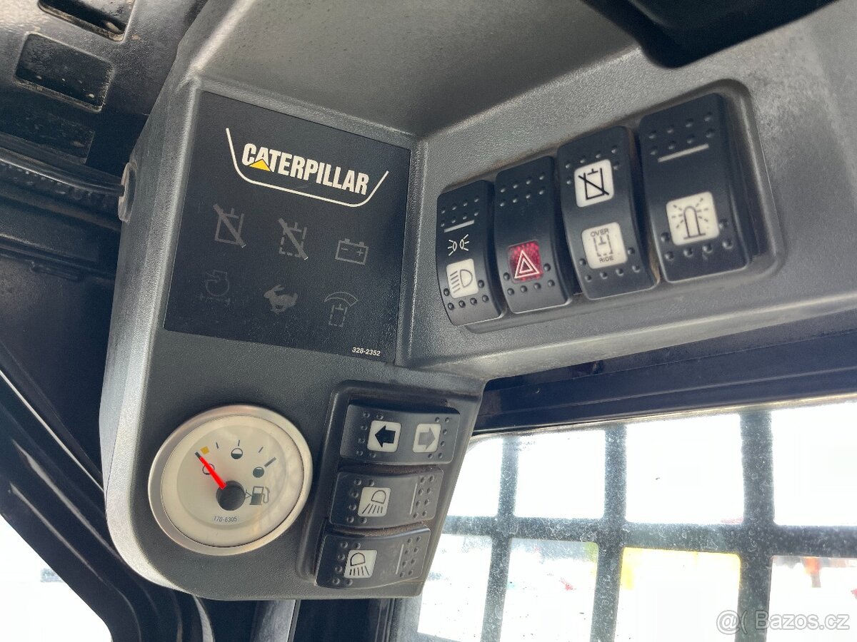 Nakladač smykovy Caterpillar 226B3, Bobcat, JCB, Kramer, UNC - 17