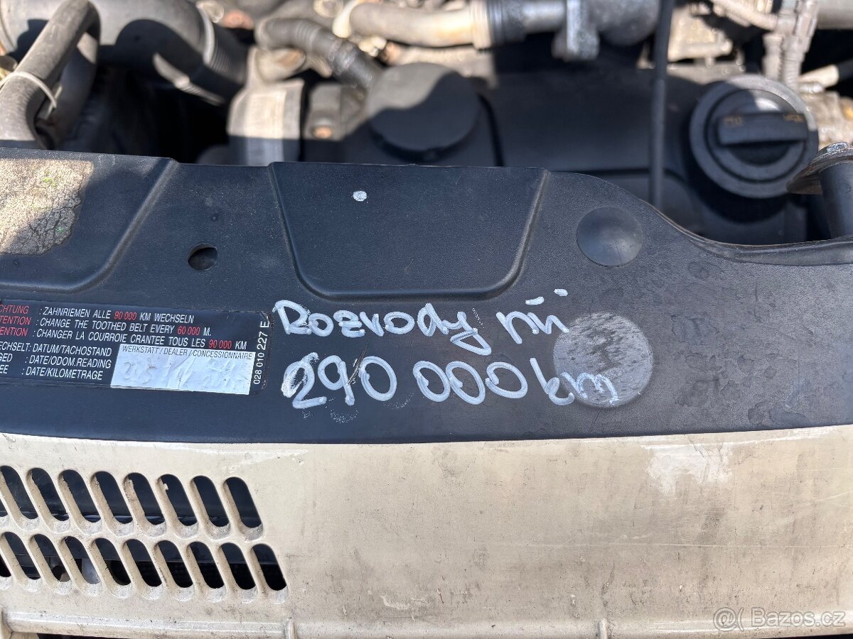 VW Transporter BUS 8mist 1.9tdi 75kw Long - 17