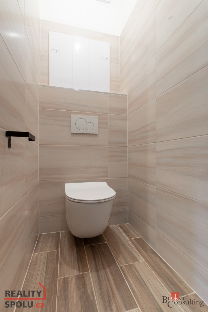 Převod dr. podílu, byty/3+1, 54 m2, Masarykova třída 854, 73 - 17