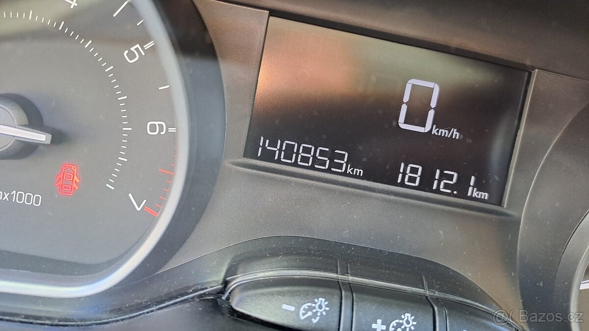 Peugeot 208 1.2 PureTech Active - 17