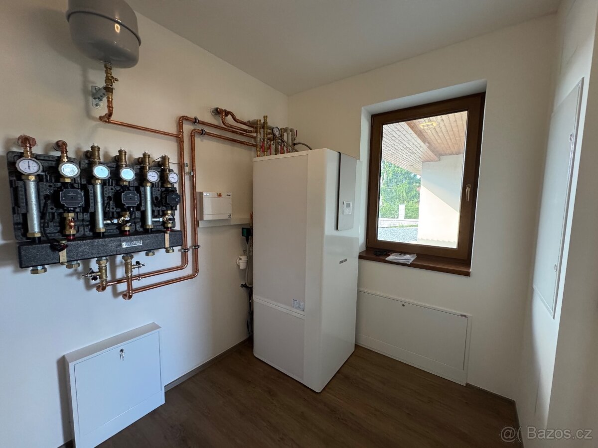 Pronájem novostavby rodinného domu 296 m2 - 17