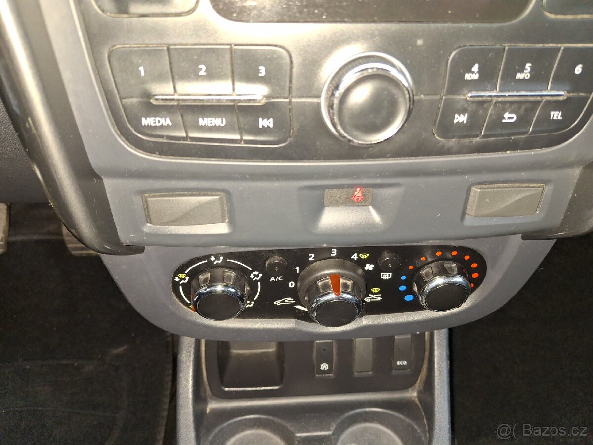 DUSTER 1.6 16V 84 KW KLIMATIZACE - 17