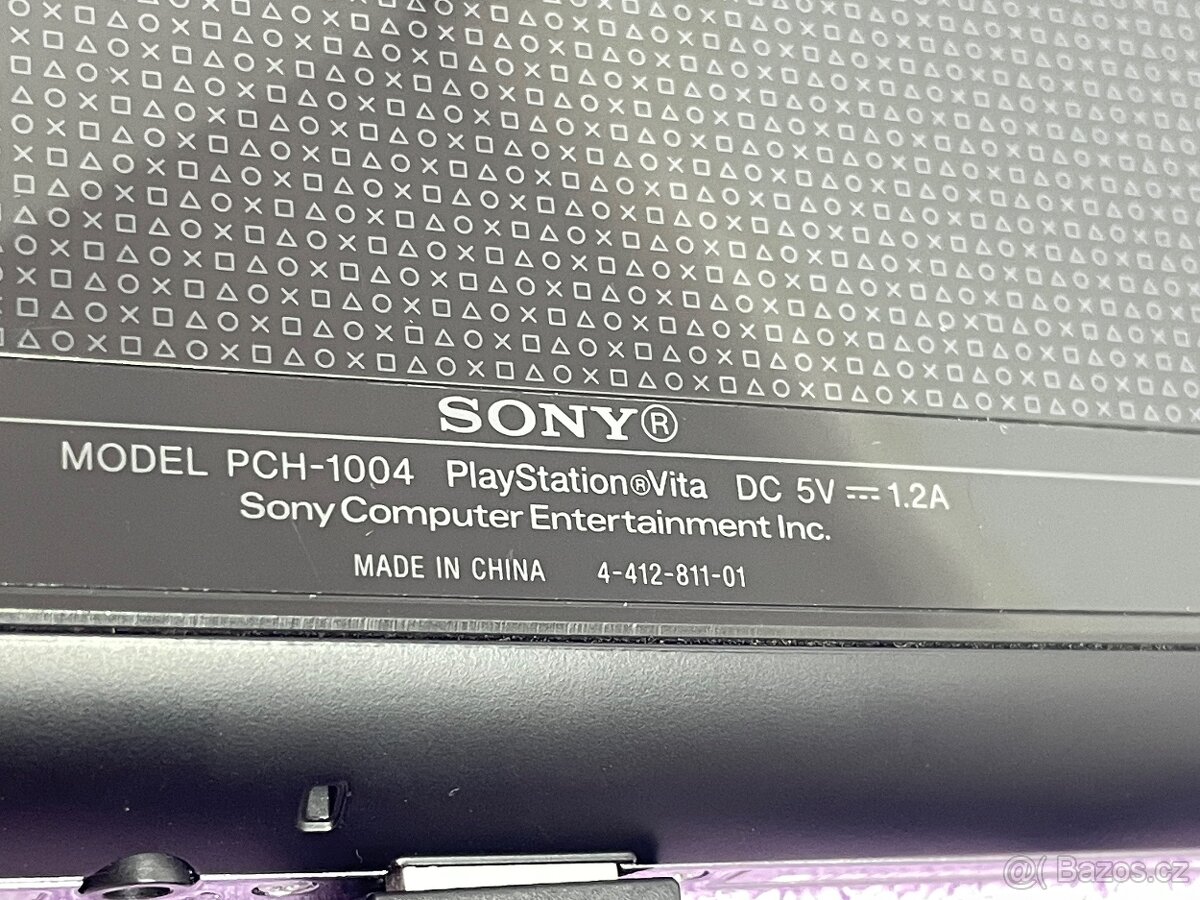 PS VITA oled + 4gb karta - 17