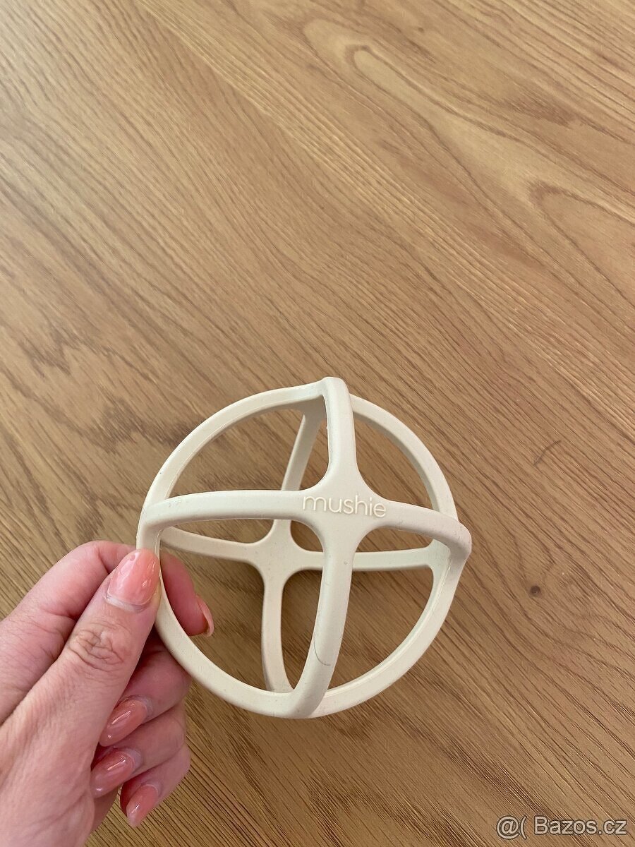 Výbavička pro miminko-fusaky,deky,hracky,oblečky - 17