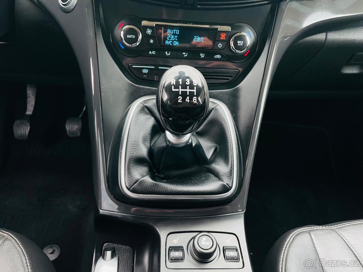 Ford Kuga 2.0TDCi 4x4 MANUÁL VÝHŘEV SERVISKA TITANIUM - 17