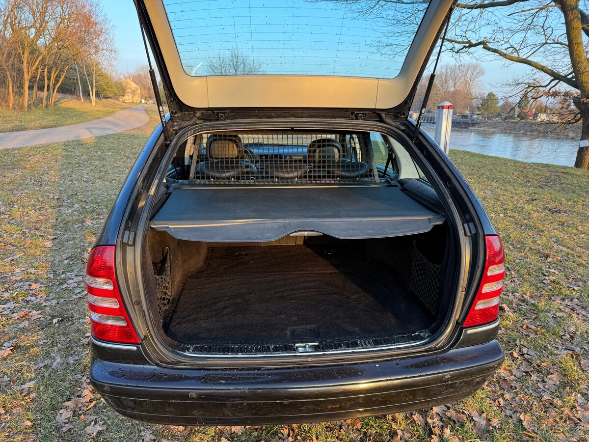 Mercedes-Benz W203 - 17