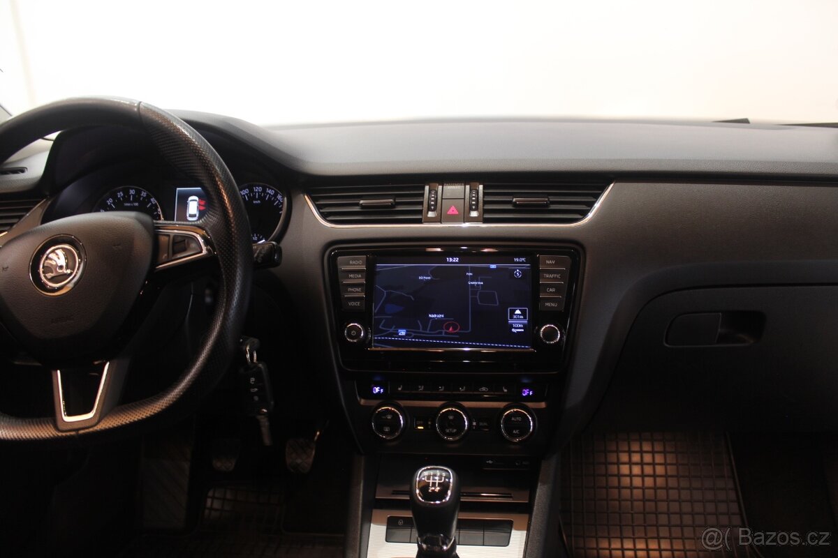 Škoda Octavia III 1.6TDI Elegance Navi Tažné - 17