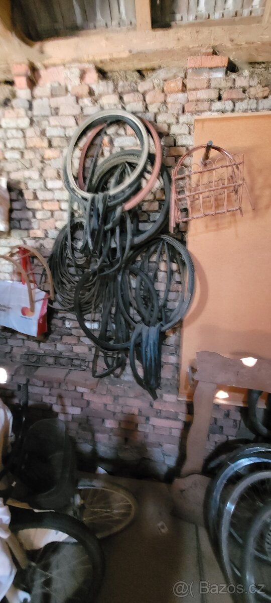 Kolo historické, dily - 17