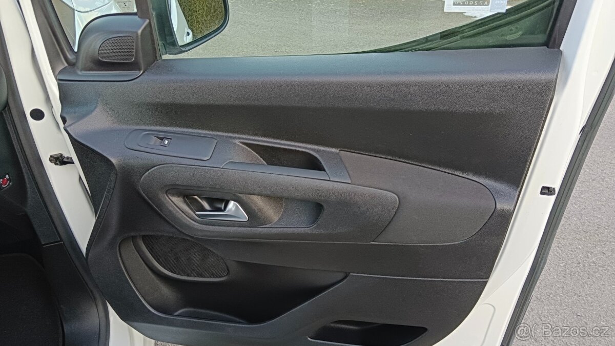 Opel Combo 1.2 I Koupeno čr 81 kw - 17