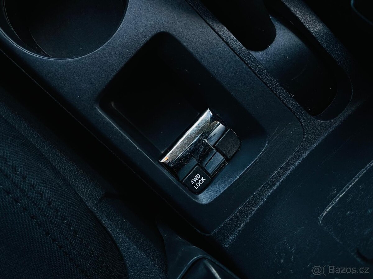 Jeep Compass 2.0D 4x4 MANUÁL SENZORY VÝHŘEV TAŽNÉ - 17