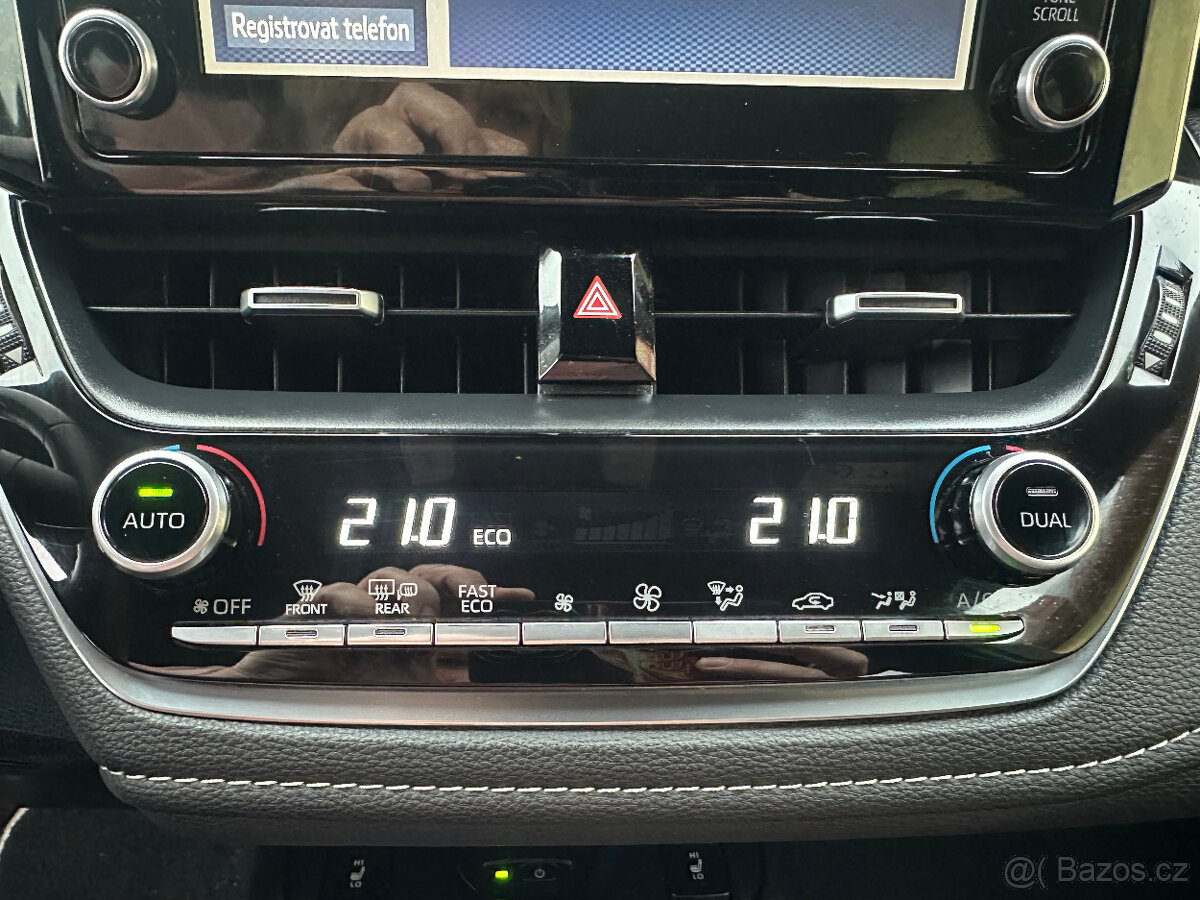 Toyota Corolla 2.0 Hybrid/1MAJ/Serv.Knih - 17