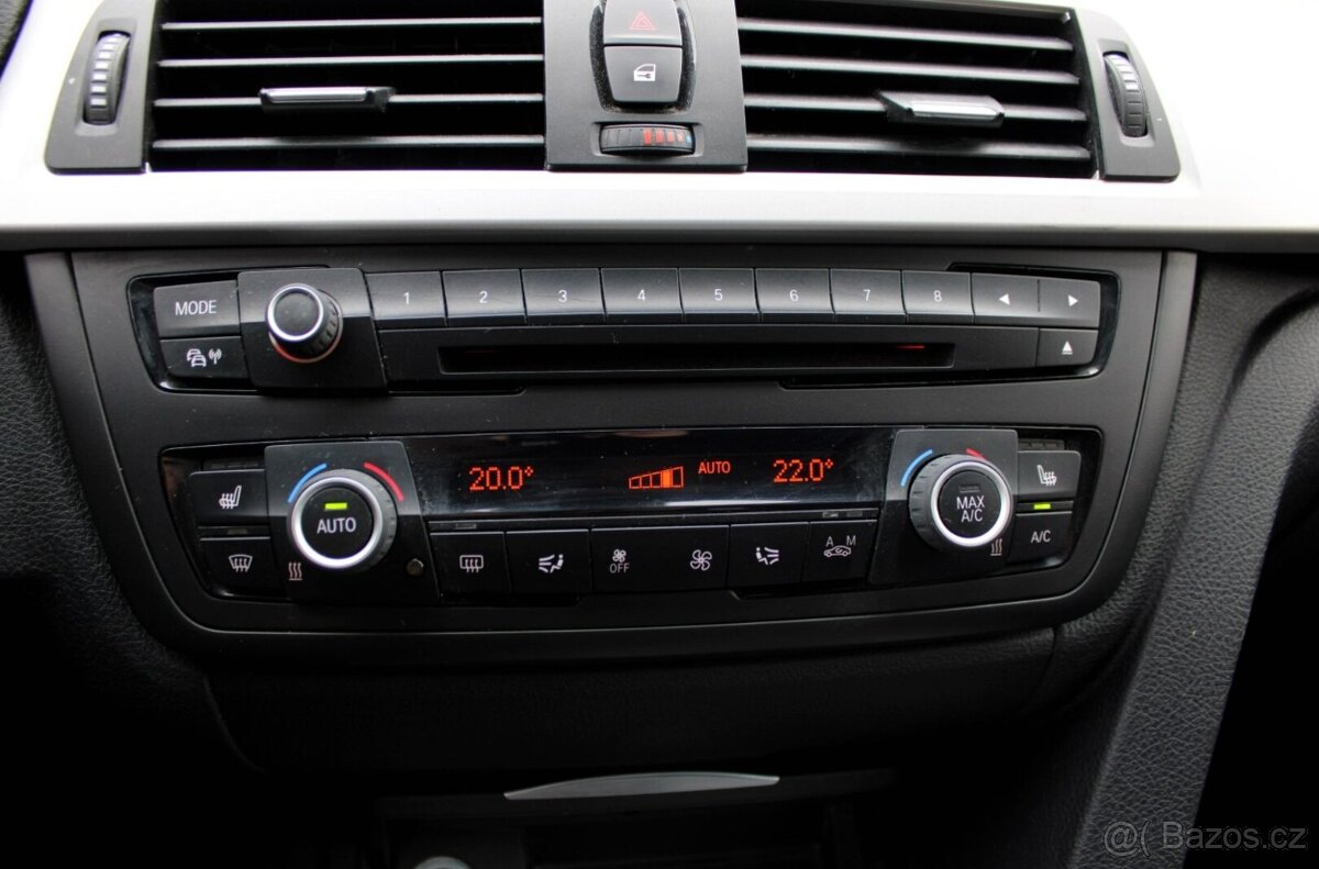 BMW Rad 3 Touring 320d A/T 135kW - 17