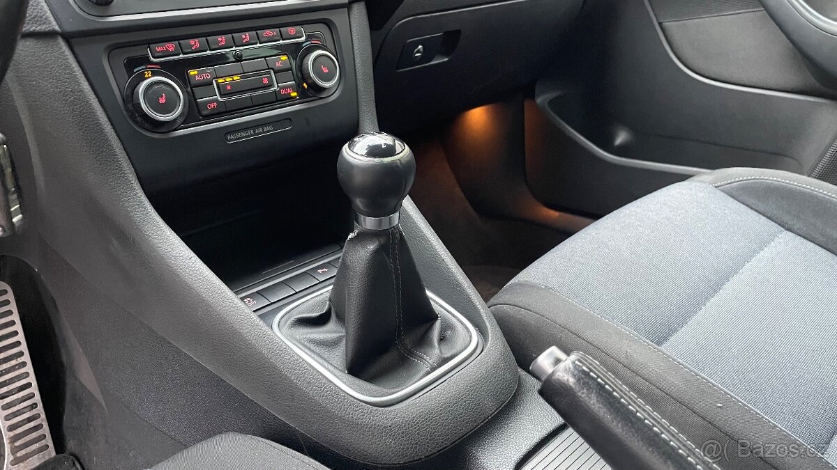 VW GOLF VI 1.6TDi STYLE CLIMATRONIC - 17