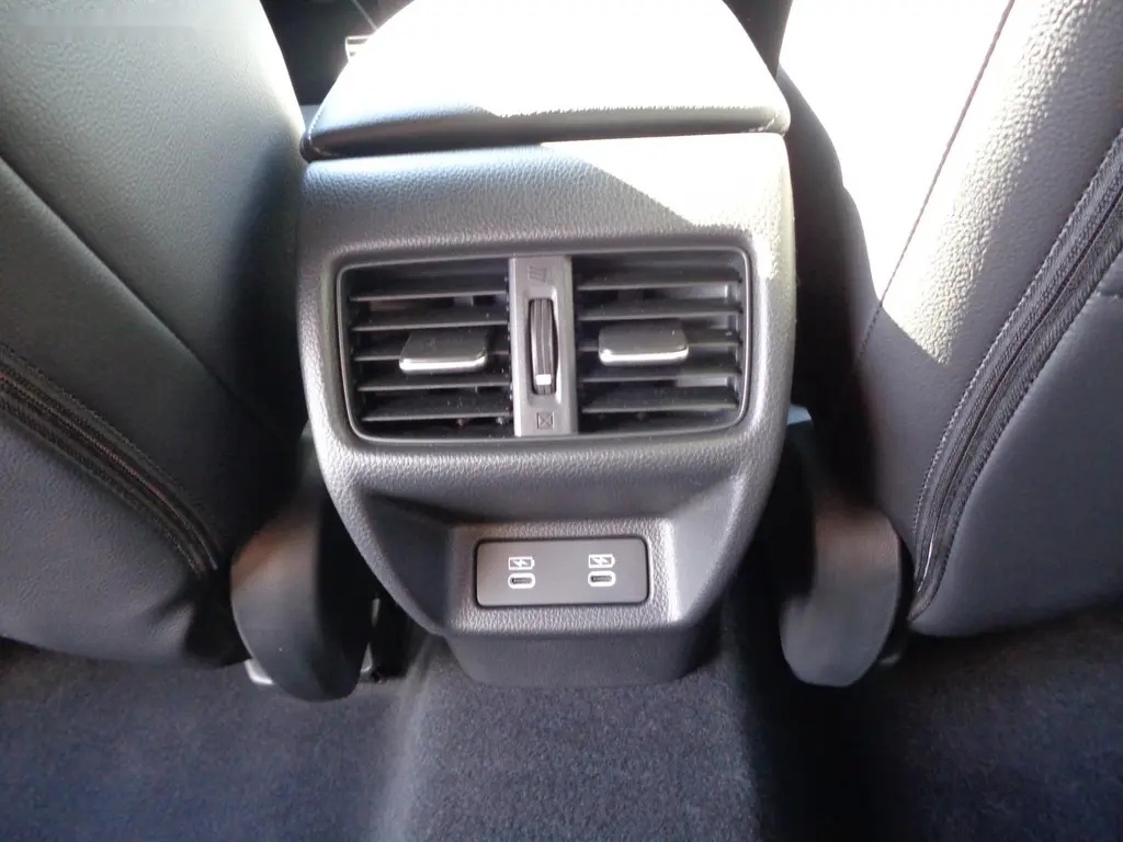 Honda Civic, 2,0 e:HEV Sport VÝPRODEJ - 17