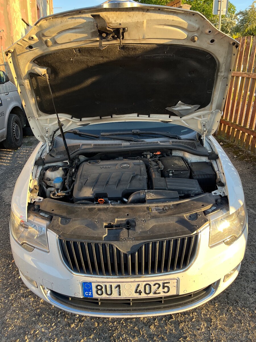 Škoda Superb 2.0 TDI DSG - 17