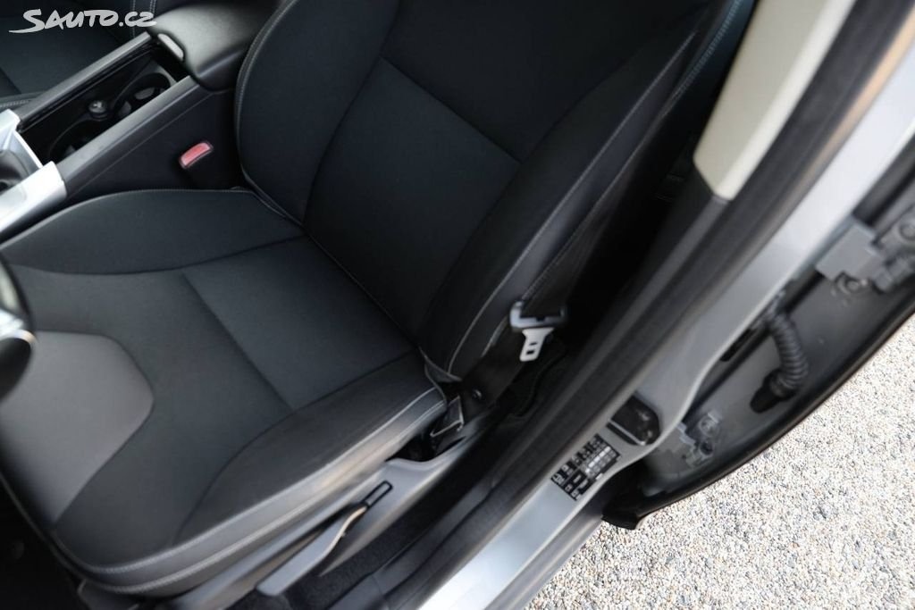 Volvo XC60 2.4 D3 MANUÁL - 17