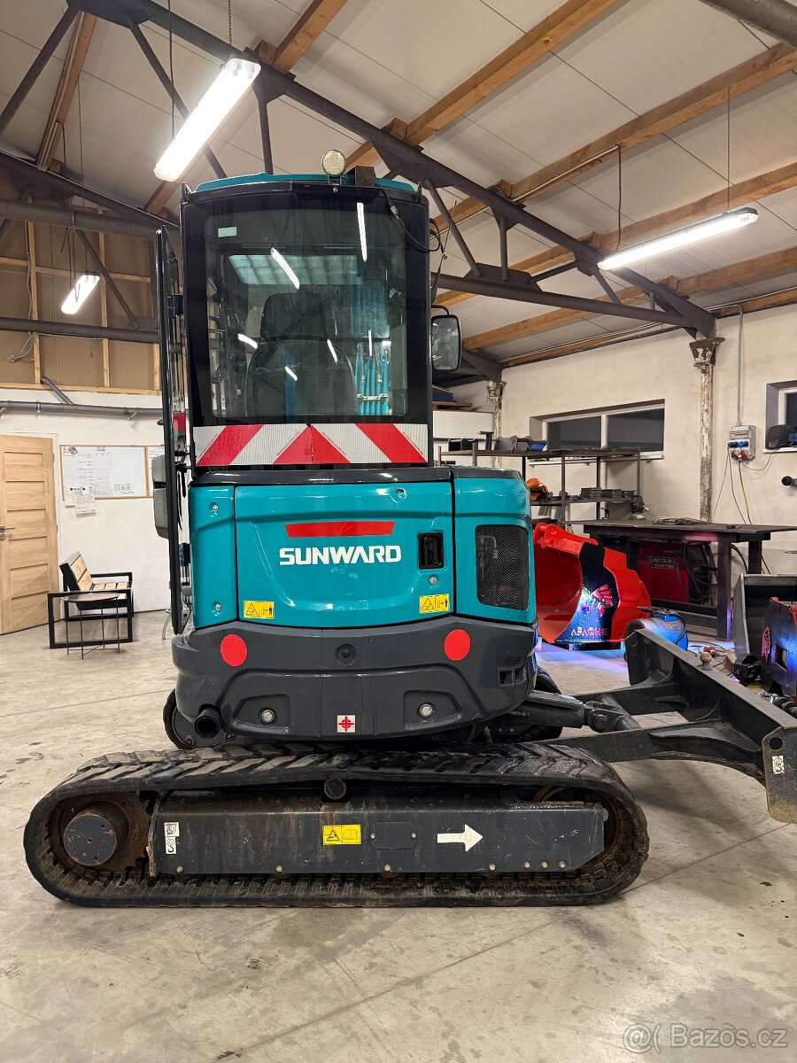 Pásový bagr Sunward SWE35UF - 17