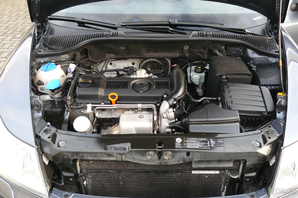 ŠKODA OCTAVIA 2, 1.4 TSI, 90kW, SPORT LINE, XENONY, ALU. - 17