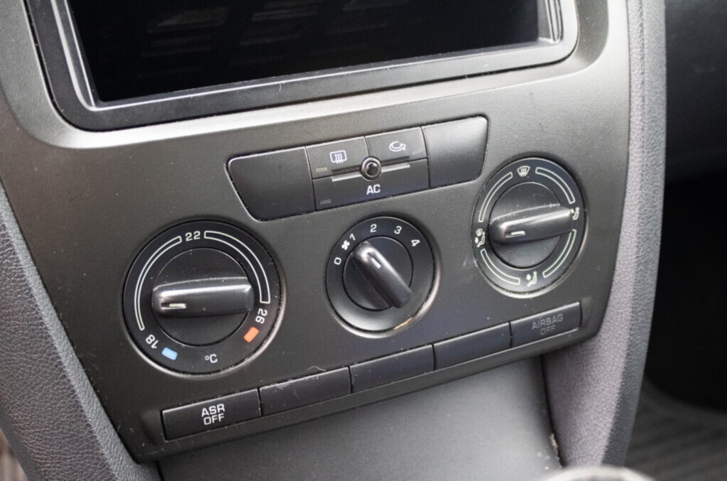 Škoda Octavia 2 z roku 2007 - 17