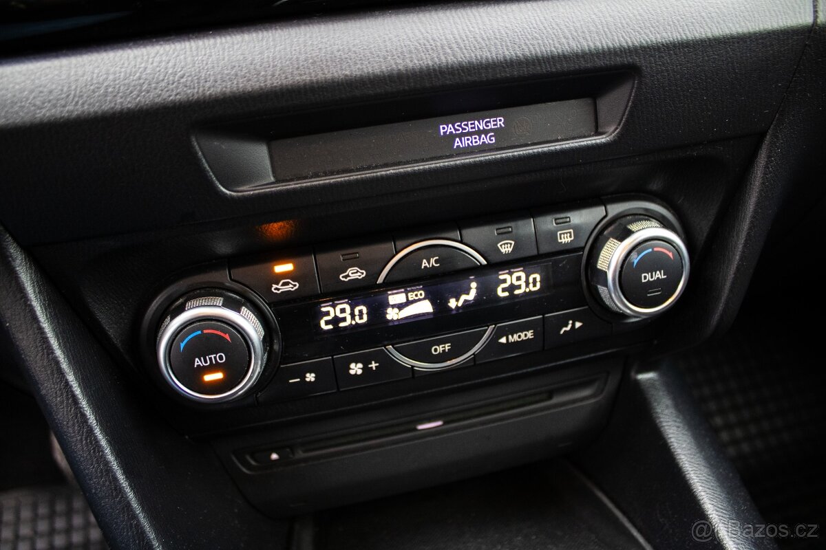 Prodám ojeté osobní auto Mazda 3 Hatchback 2015 - 17