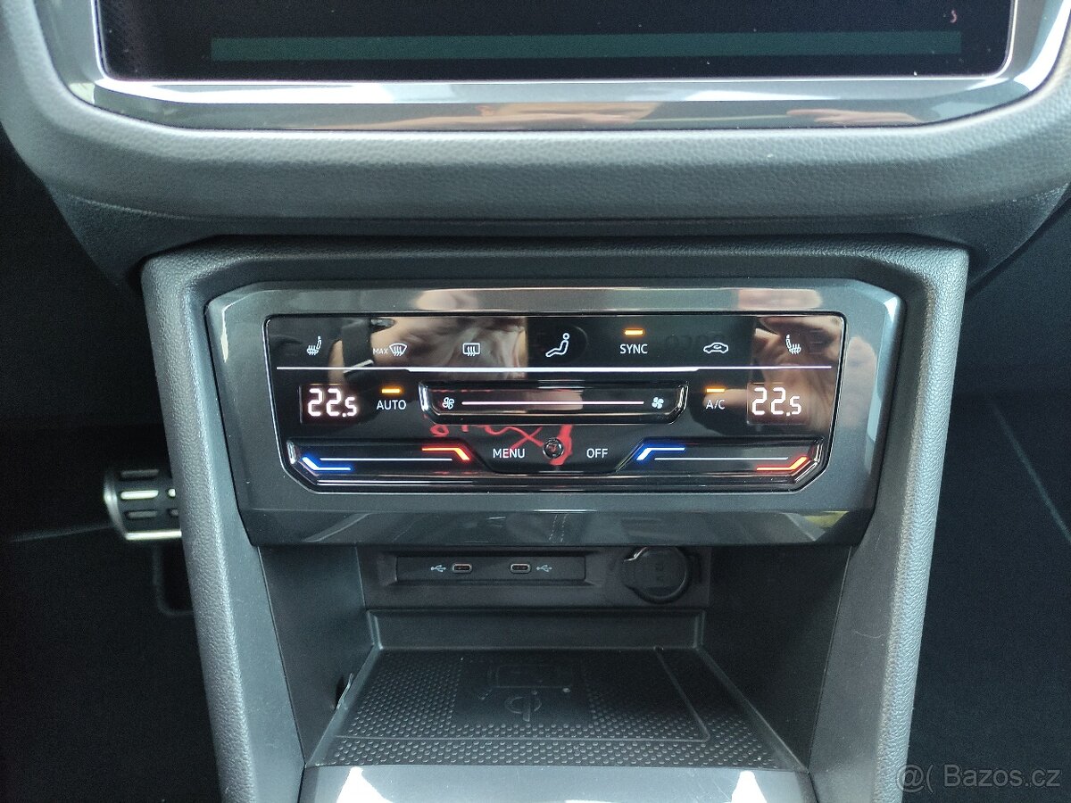 VW Tiguan 4Motion DSG R-Line VIRTUAL IQ LIGHT KAMERA TAŽNÉ - 17