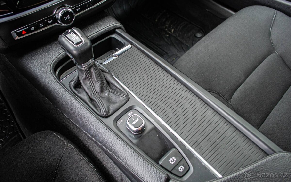 Volvo V90 D4 2.0L 140kW automat - 17