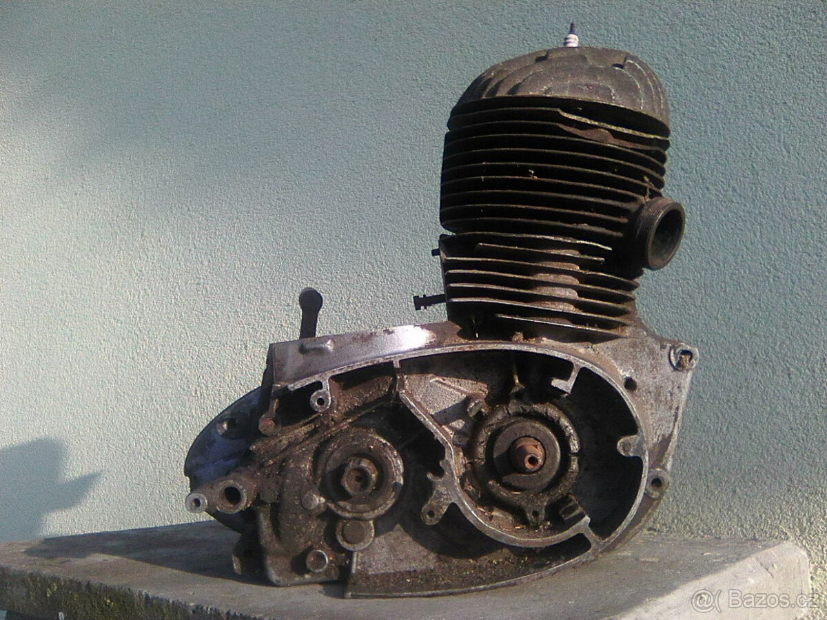 Jawa 250/350 Kývačka- p.vidle,podsedlové plechy,kryty řetězu - 17