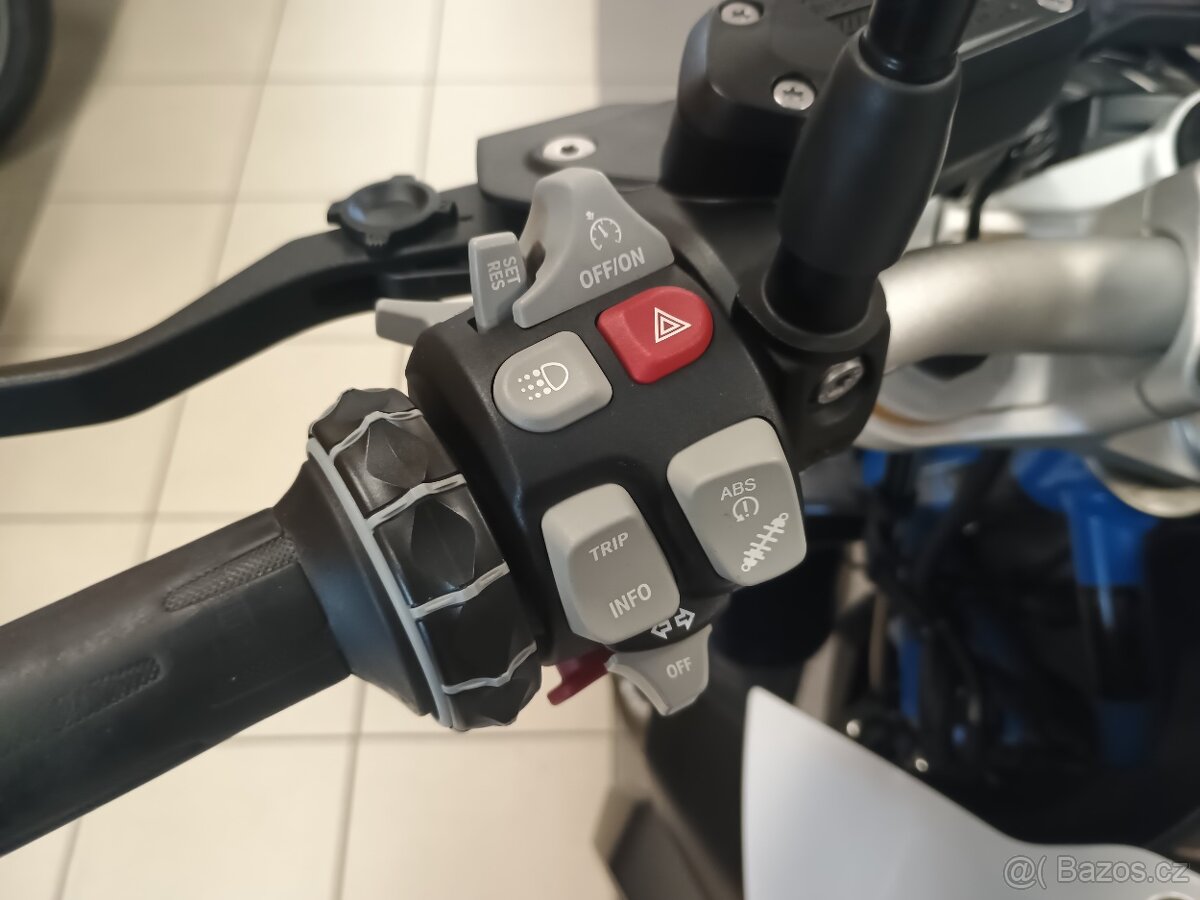 BMW R1200R TOP STAV+FULL ELEKTRONIKA - 17