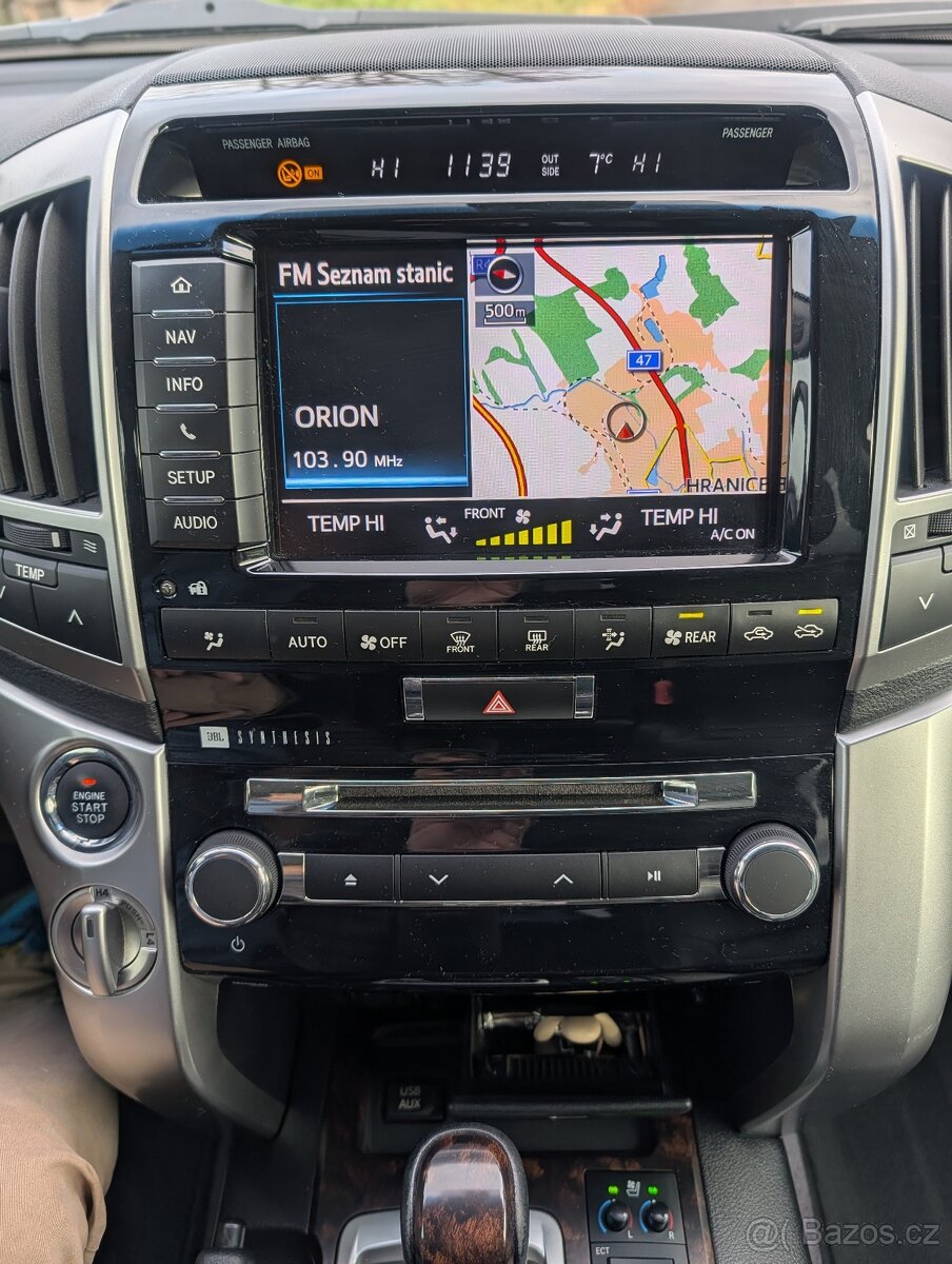 Toyota land Cruiser 200 4,5D V8 - 17