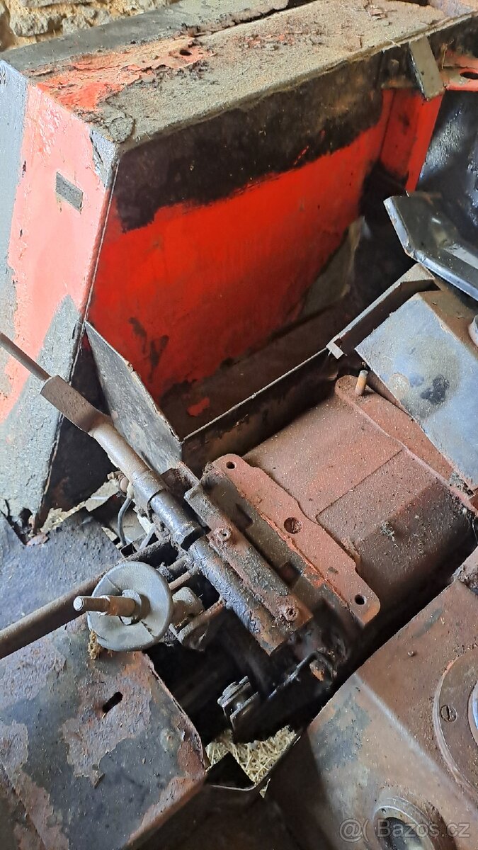 Prodám zadní část malotraktoru mt8 150 32 - 17