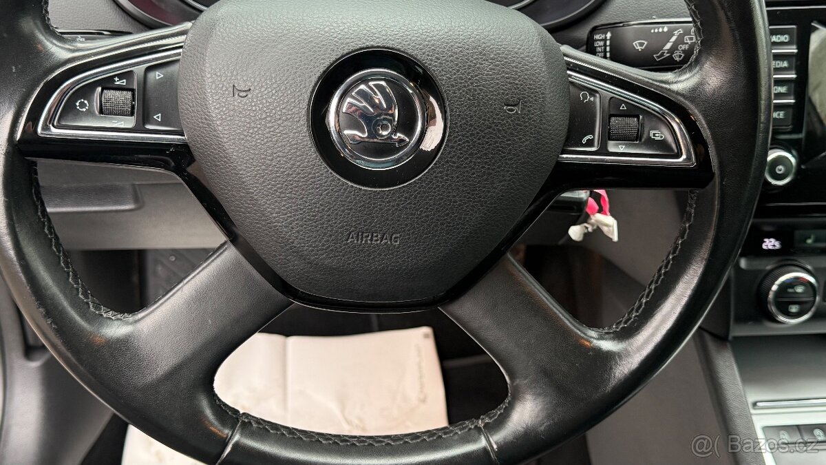 Škoda Octavia 2.0TDi Style, DSG, Xenony - 17