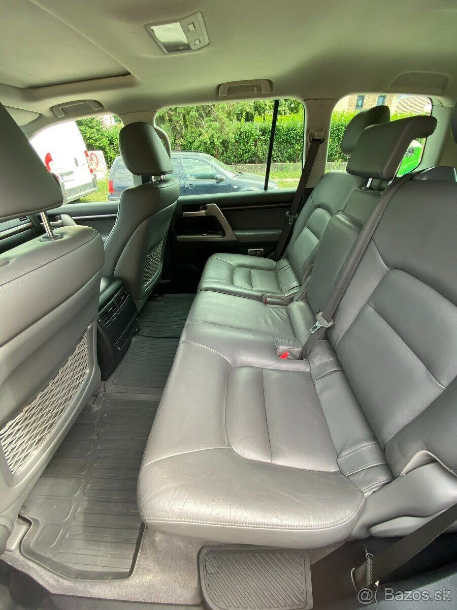 land Cruiser lc200, j200 4.5 V8 top stav, 242t km - 17