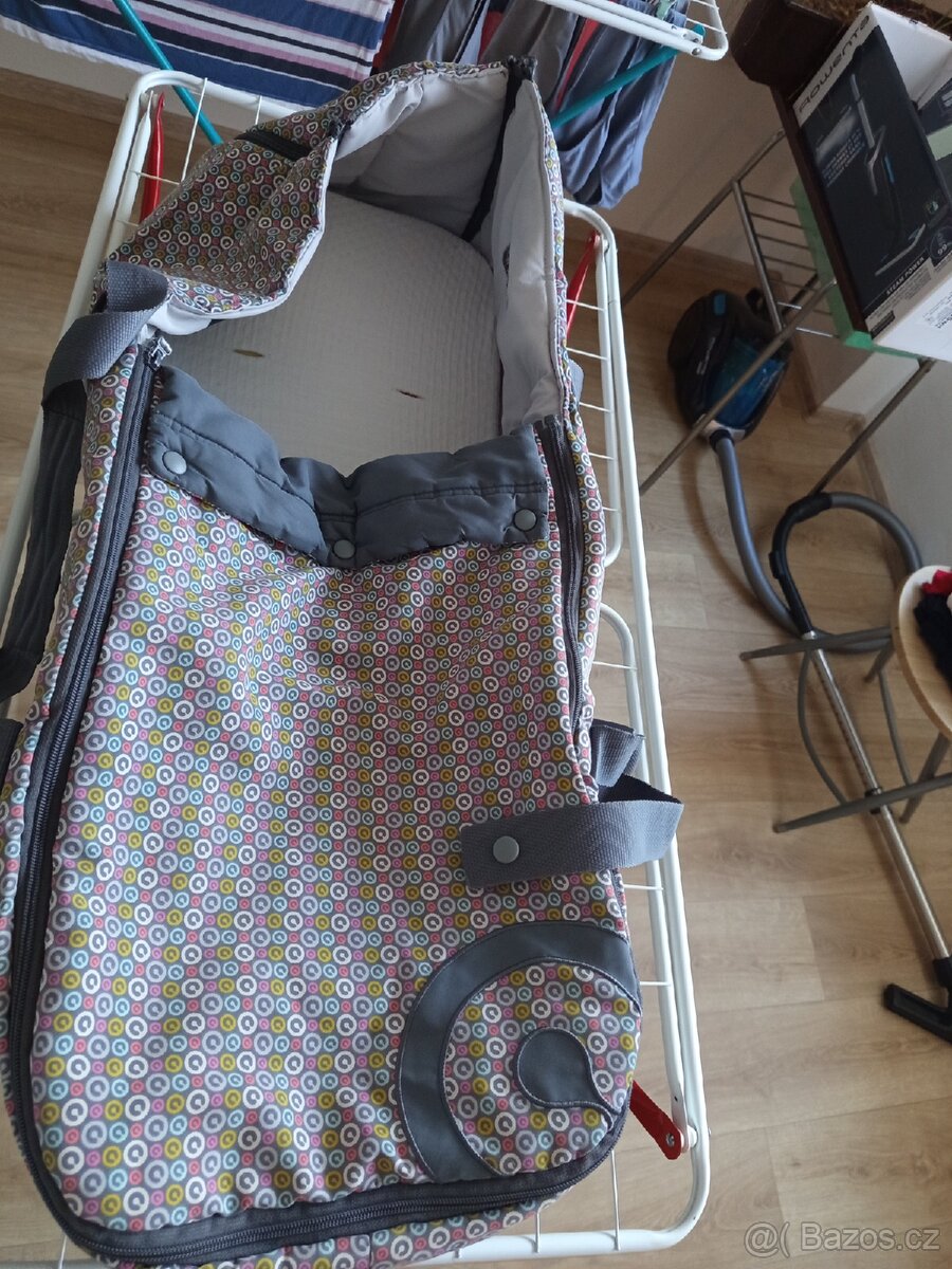 Taška,zavinovačky,spací pytle,povlečení,mantinel - 17