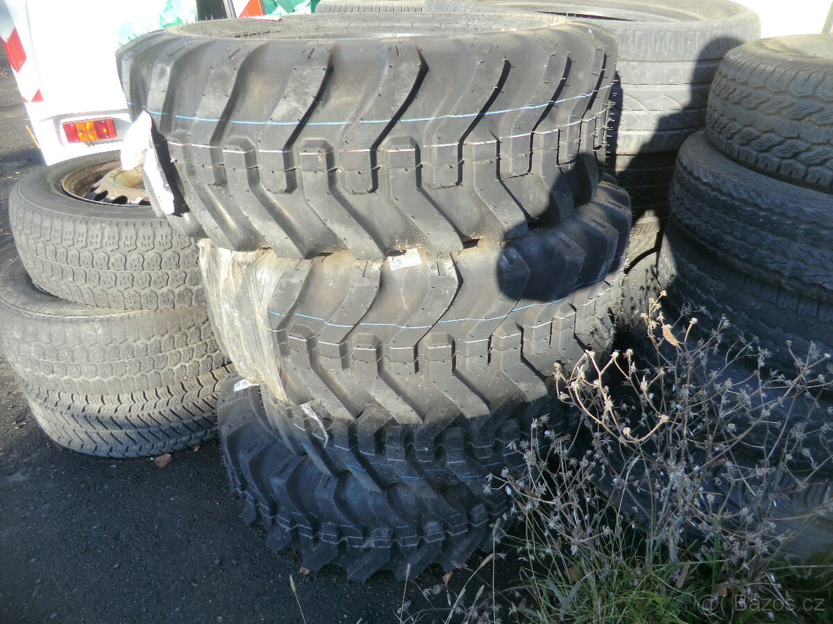 Caterpillar, 242B VČETNĚ PŘÍSLUŠENSTVÍ - 17