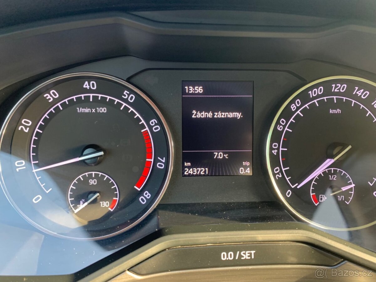 Škoda Superb 1.4TSi, 110kw, 1.majitel,ČR - 17