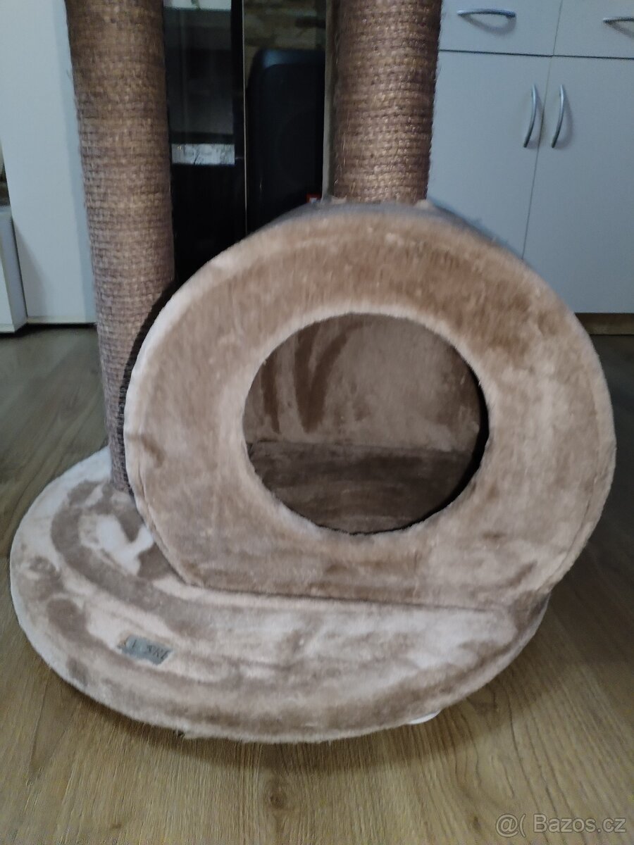 Růžový pelíšek škrabadlo pro kočičku zánovní - 17