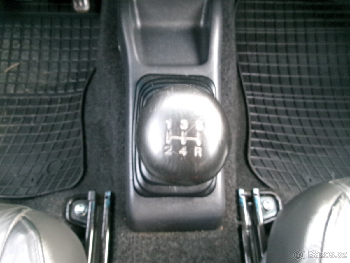 PRODÁM Suzuki Jimny 1.3i - 17