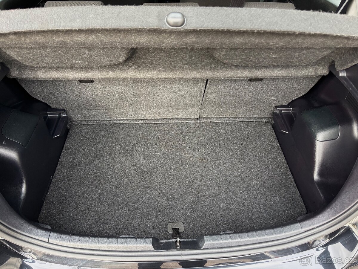 Toyota Yaris, 1.5 Hybrid PLNÝ SERVIS TOYOTA NEHAVAROVANÉ - 17