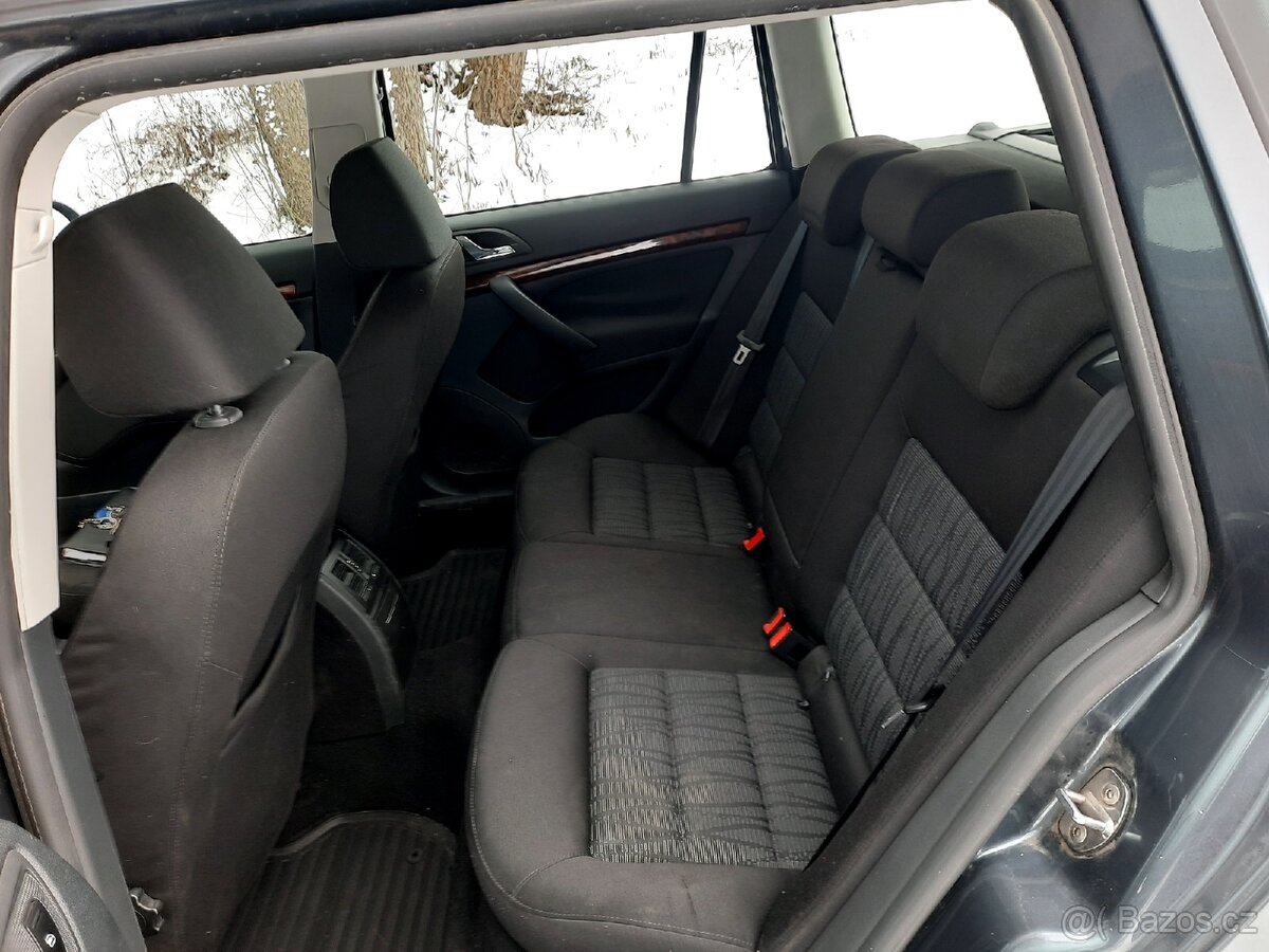 Škoda octavia 2.0 tdi 103kw 2011..čr - 17