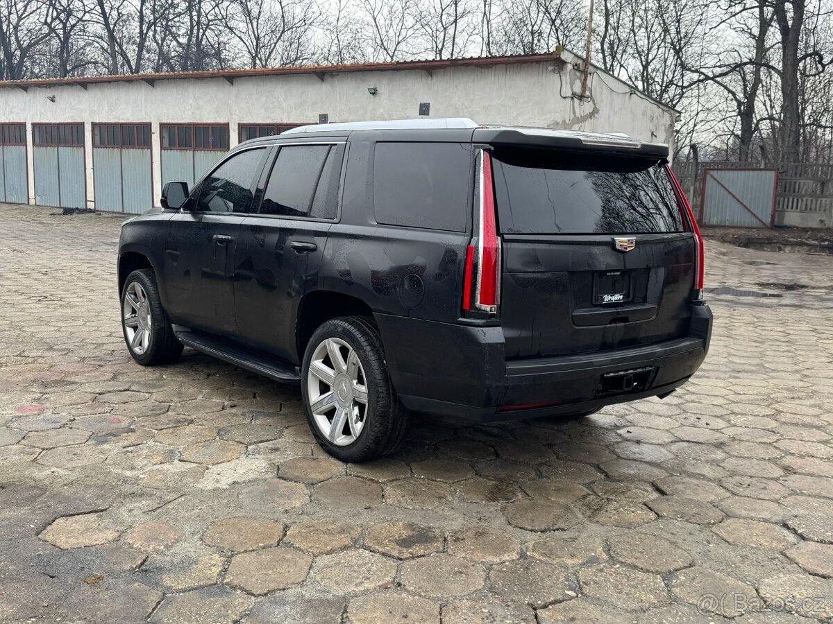 Cadillac Escalade - 17