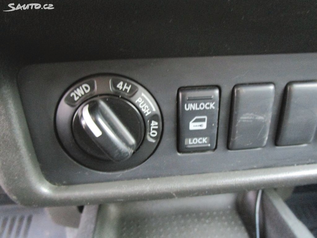 Nissan Navara, 2,5D-126KW-NOVÁ STK - 17